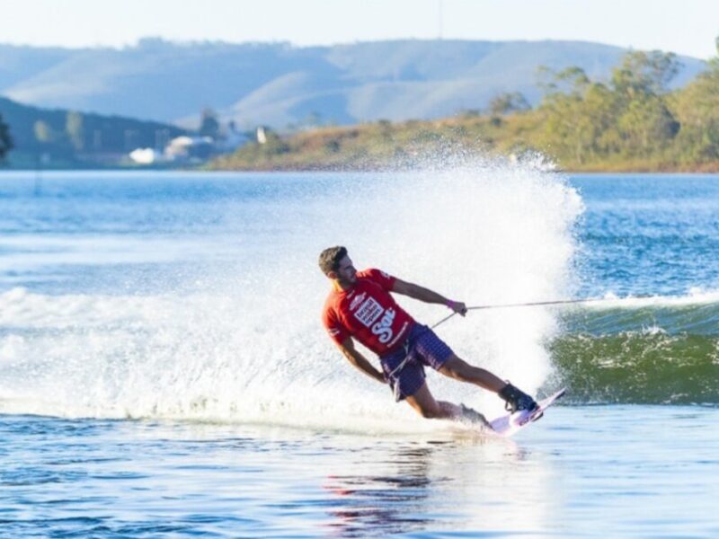 Campeonato mundial de wakeboard movimenta Nova Lima com competições
